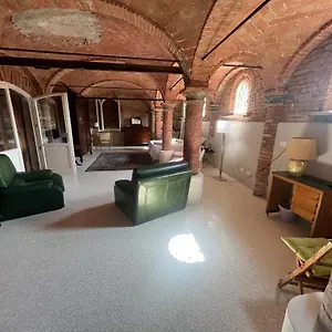 Antica Cascina Bed & Breakfast